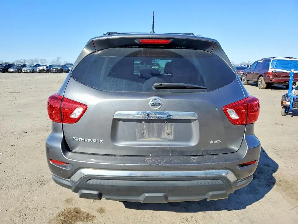 2018 NISSAN PATHFINDER S  