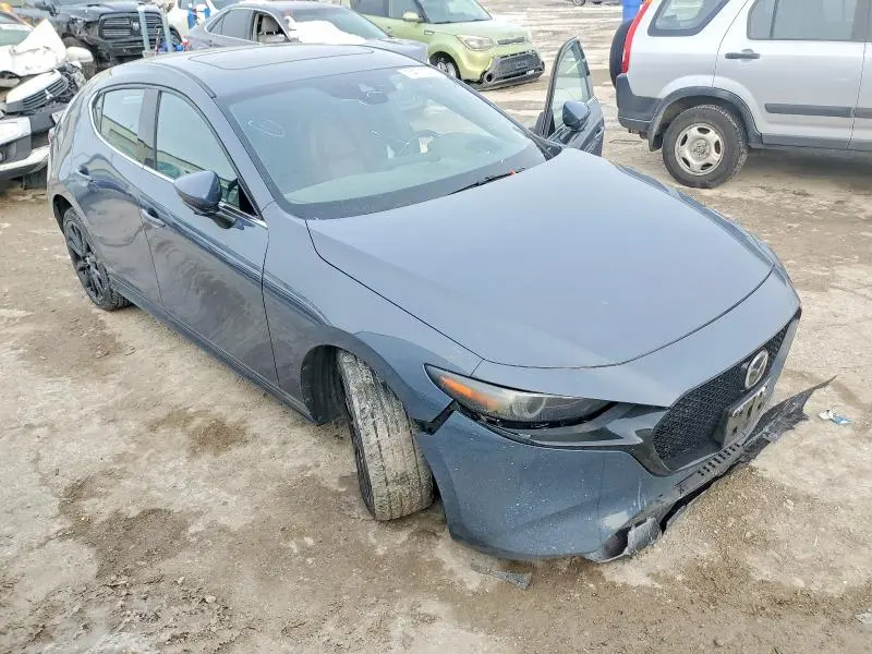 2021 MAZDA 3 PREMIUM  