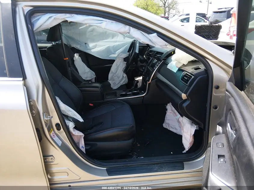 2017 TOYOTA CAMRY SE