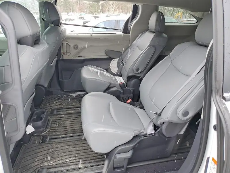 2024 TOYOTA SIENNA XLE 7-PASSENGER  