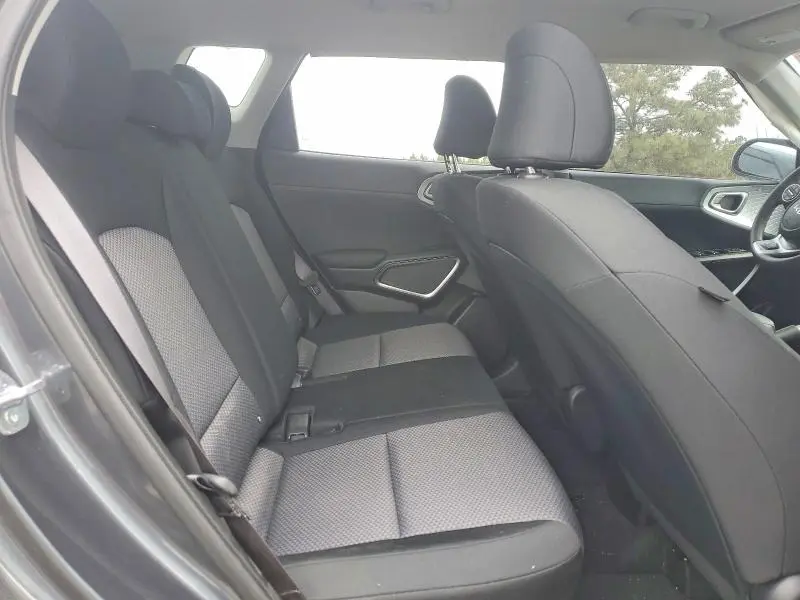 2024 KIA SOUL LX  