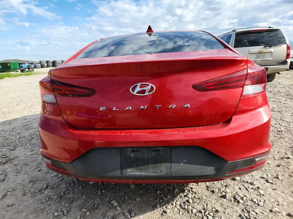 2020 HYUNDAI ELANTRA SEL  