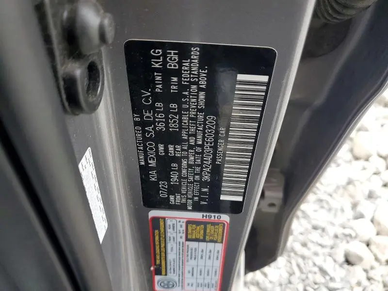 2023 KIA RIO S  