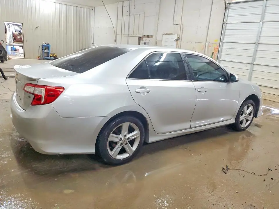 2013 TOYOTA CAMRY SE  