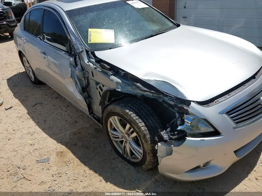 2015 INFINITI Q40  