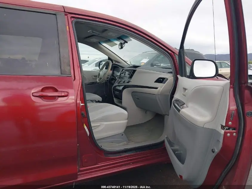 2012 TOYOTA SIENNA LE V6 8 PASSENGER