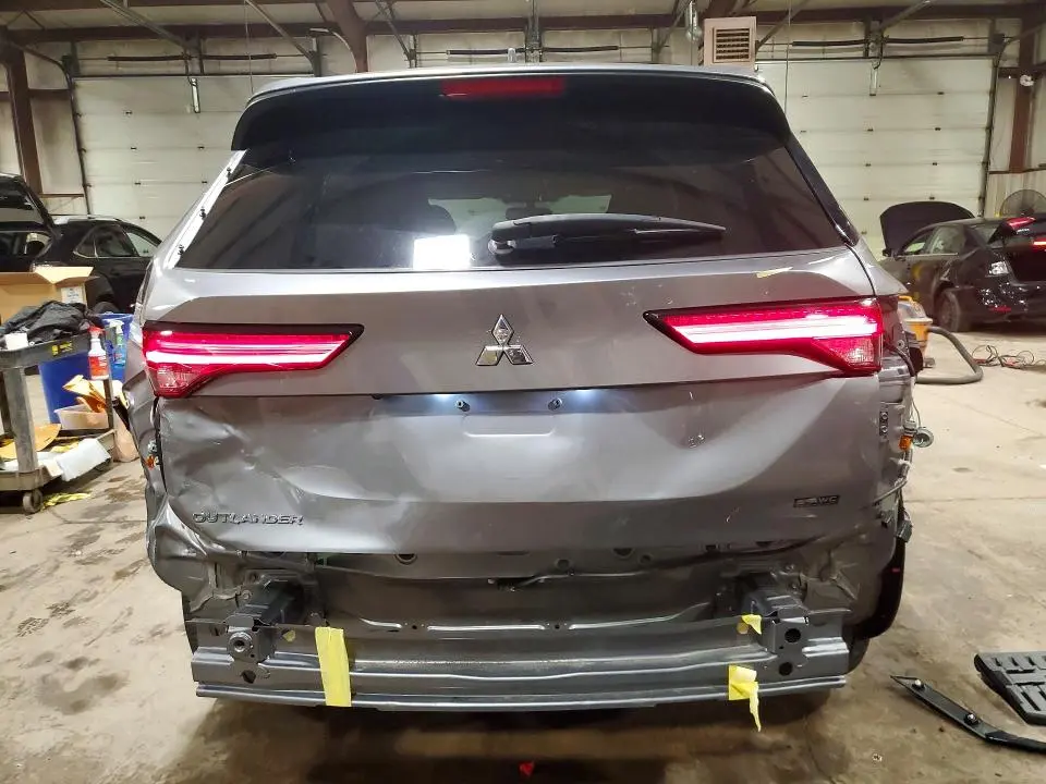 2023 MITSUBISHI OUTLANDER SE  