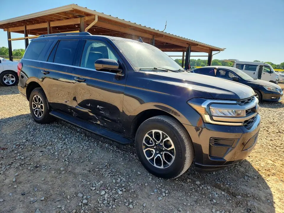 2024 FORD EXPEDITION XLT  