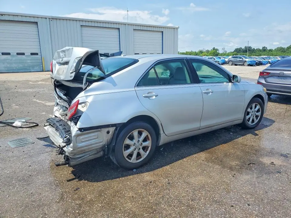 2011 TOYOTA CAMRY LE  