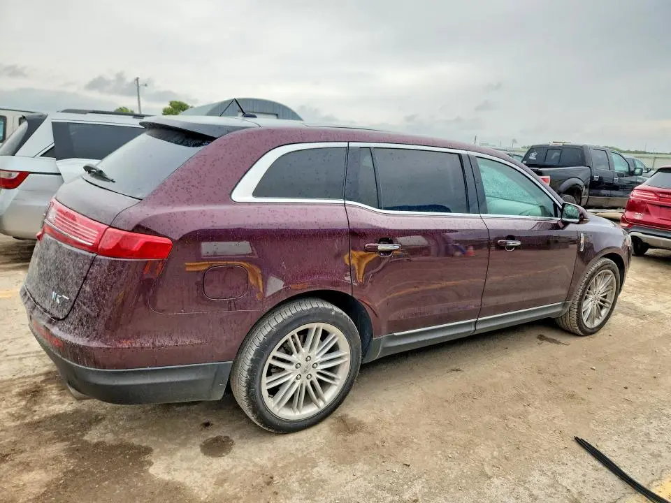2018 LINCOLN MKT   
