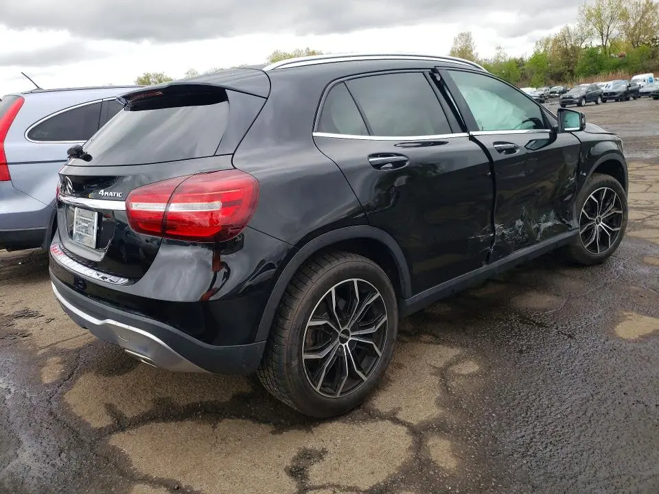 2020 MERCEDES-BENZ GLA 250 4MATIC  