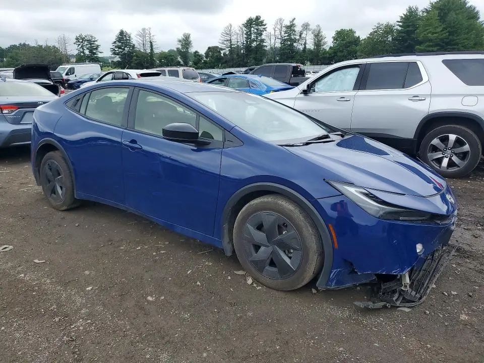 2025 TOYOTA PRIUS LE  