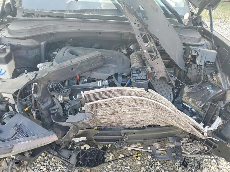 2019 HYUNDAI SANTA FE SE  