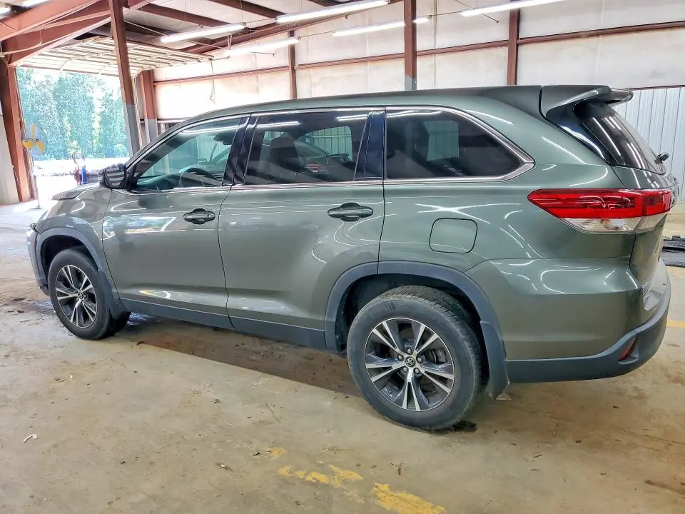 2019 TOYOTA HIGHLANDER LE  