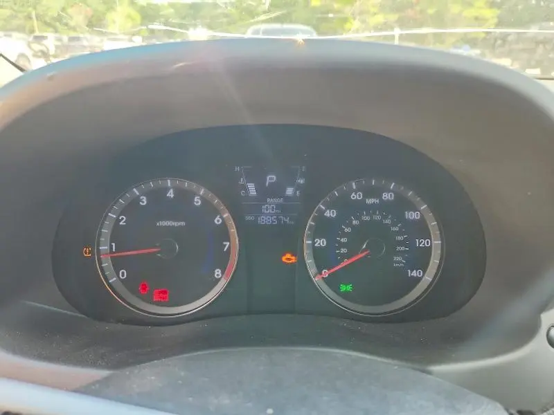 2012 HYUNDAI ACCENT SE  