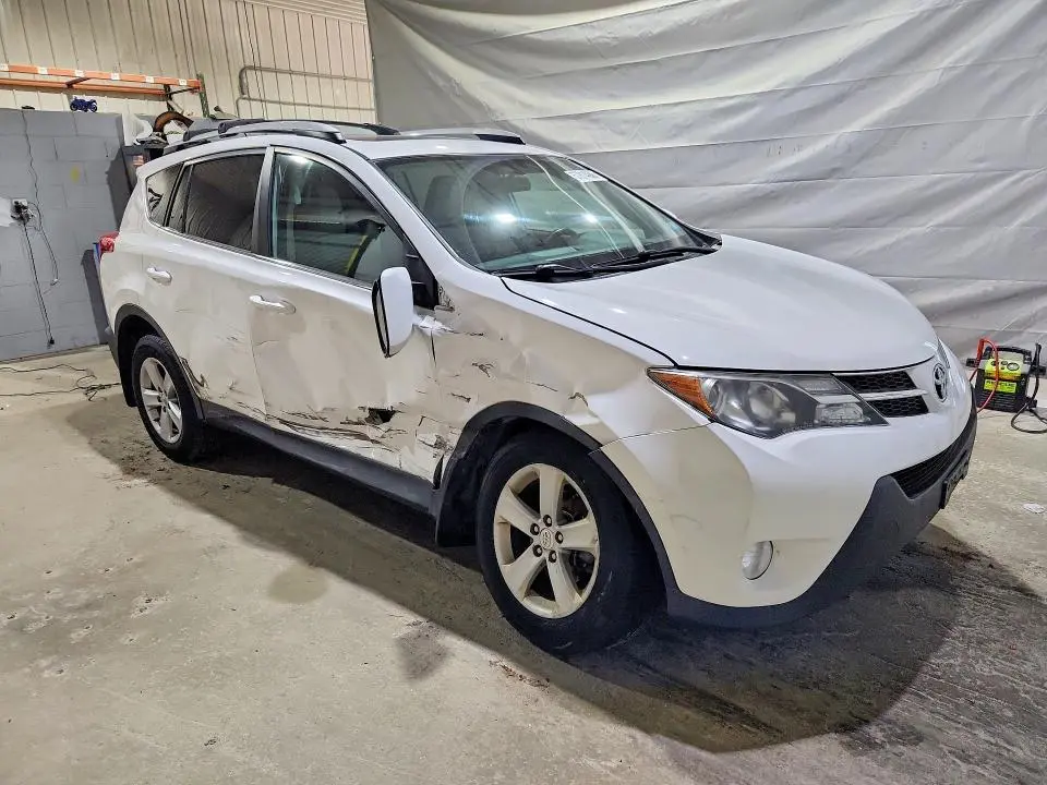 2014 TOYOTA RAV4 XLE  