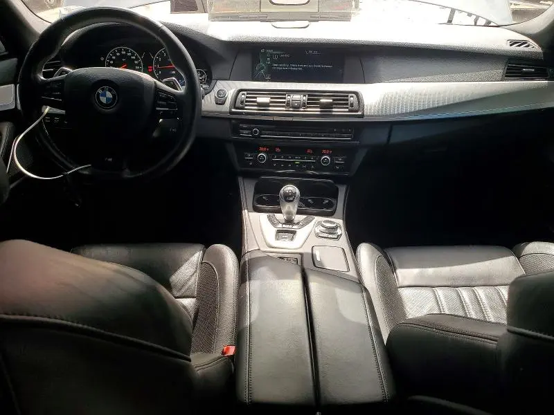 2013 BMW M5   
