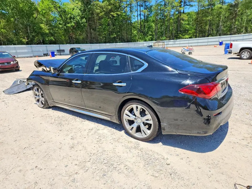 2017 INFINITI Q70L 3.7  