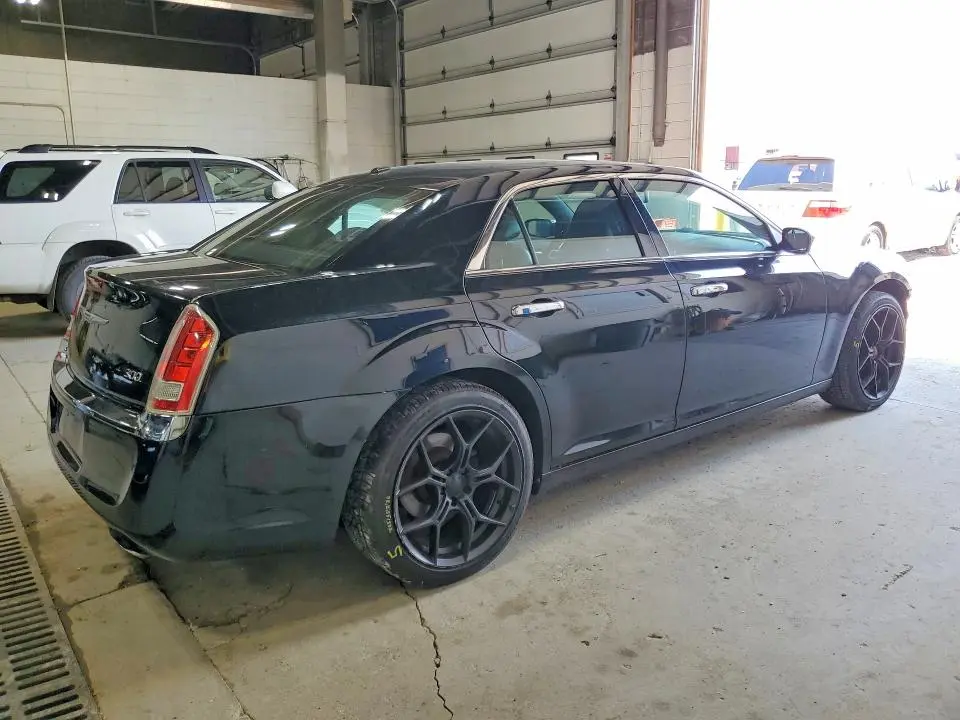 2012 CHRYSLER 300 LIMITED  