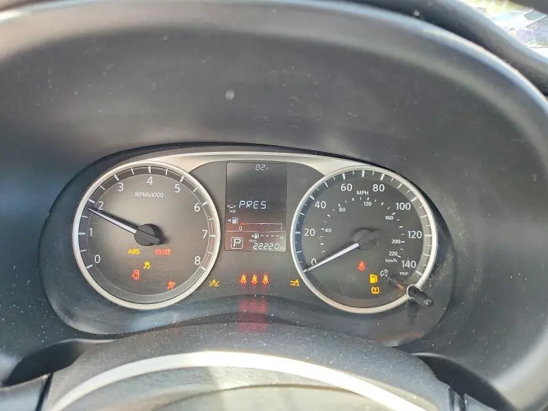2022 NISSAN KICKS S  