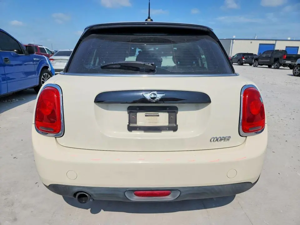 2016 MINI COOPER   