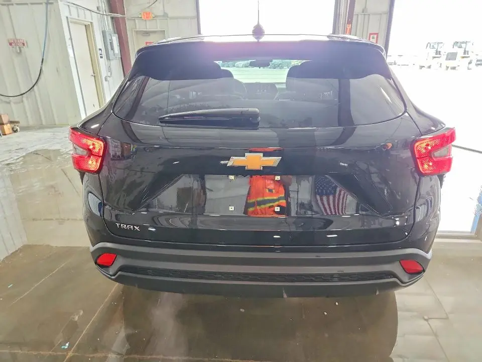 2025 CHEVROLET TRAX LS  