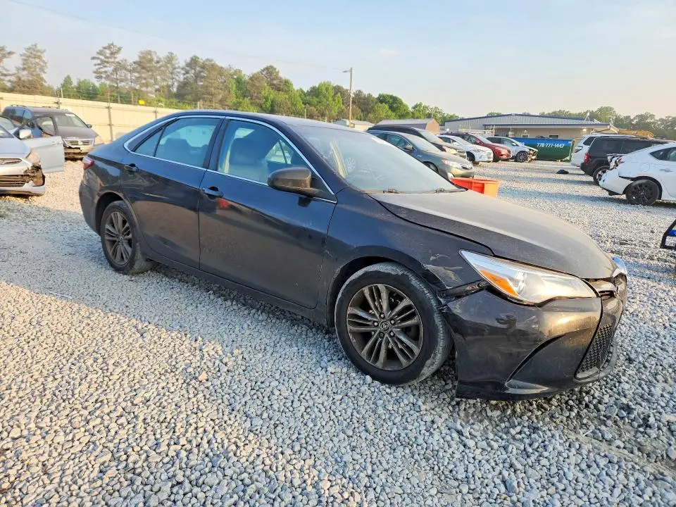 2015 TOYOTA CAMRY SE  