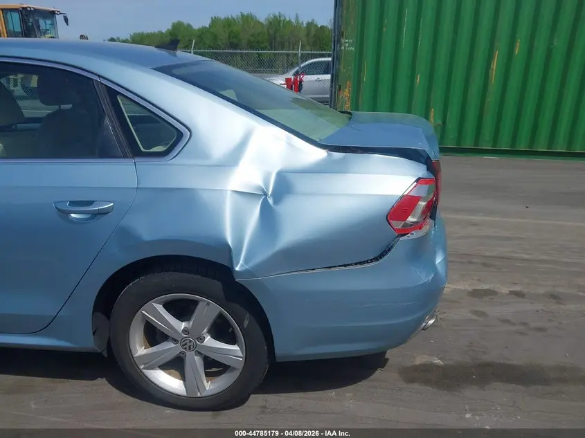 2012 VOLKSWAGEN PASSAT 2.5L SE