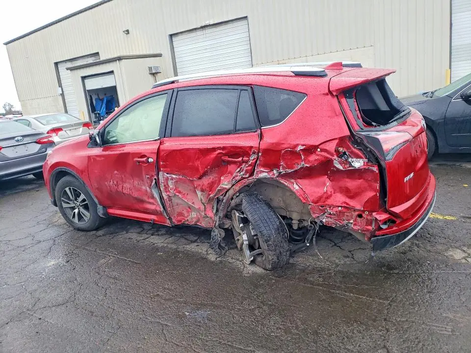 2017 TOYOTA RAV4 XLE  