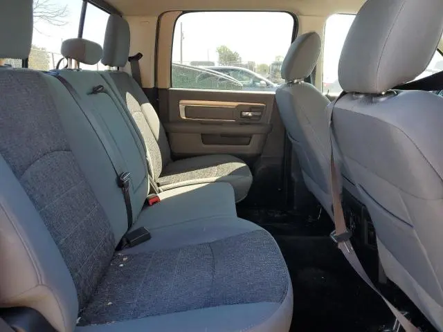 2016 RAM 1500 SLT  