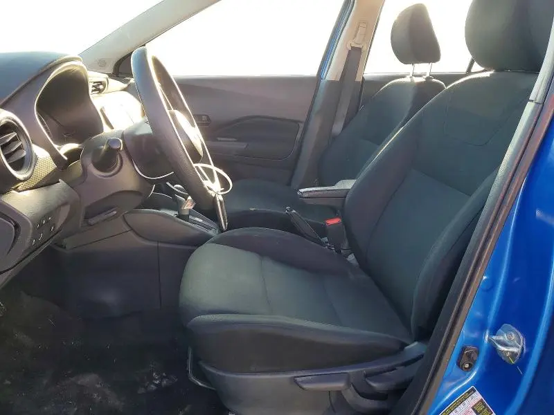 2024 NISSAN KICKS S  