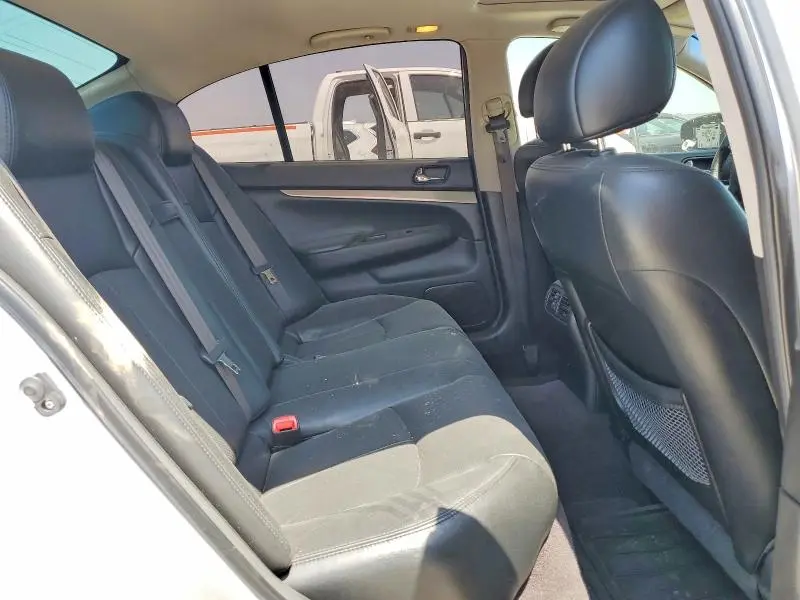 2015 INFINITI Q40 BASE  