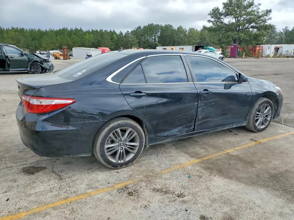 2017 TOYOTA CAMRY SE  