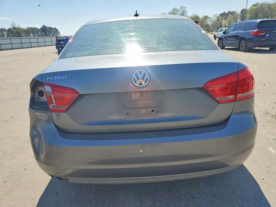 2013 VOLKSWAGEN PASSAT S  
