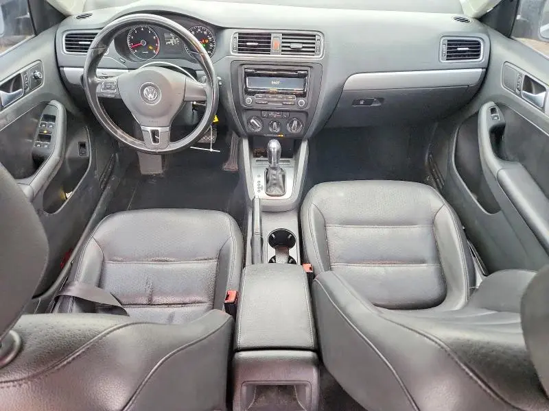 2013 VOLKSWAGEN JETTA SE  