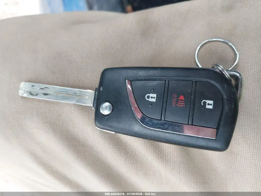 2017 TOYOTA COROLLA IM  