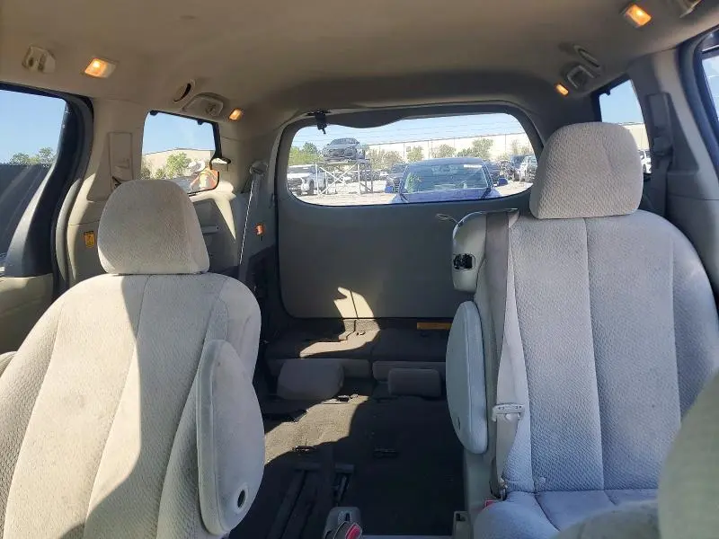 2011 TOYOTA SIENNA LE 8-PASSENGER  