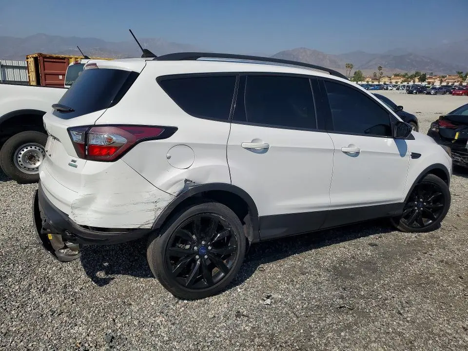 2018 FORD ESCAPE SE  