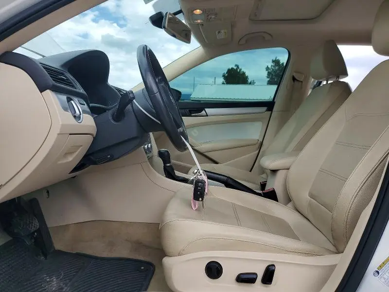 2012 VOLKSWAGEN PASSAT SE  