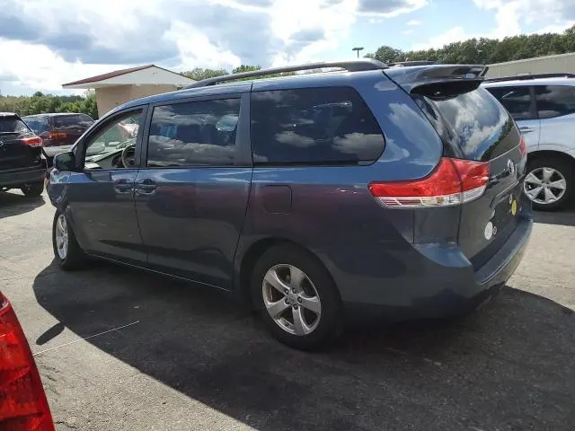 2014 TOYOTA SIENNA LE  