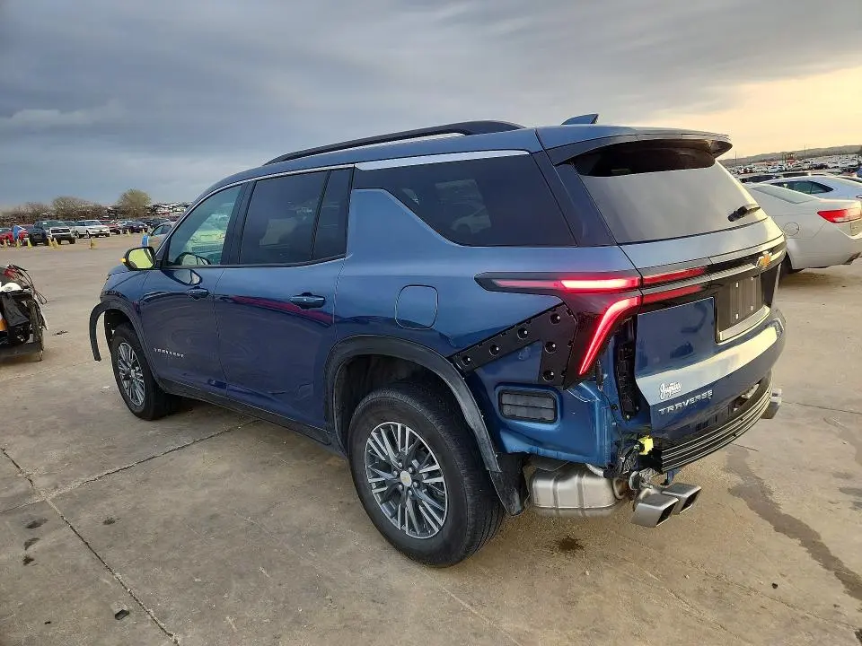 2024 CHEVROLET TRAVERSE LT  