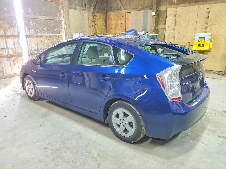 2011 TOYOTA PRIUS THREE  