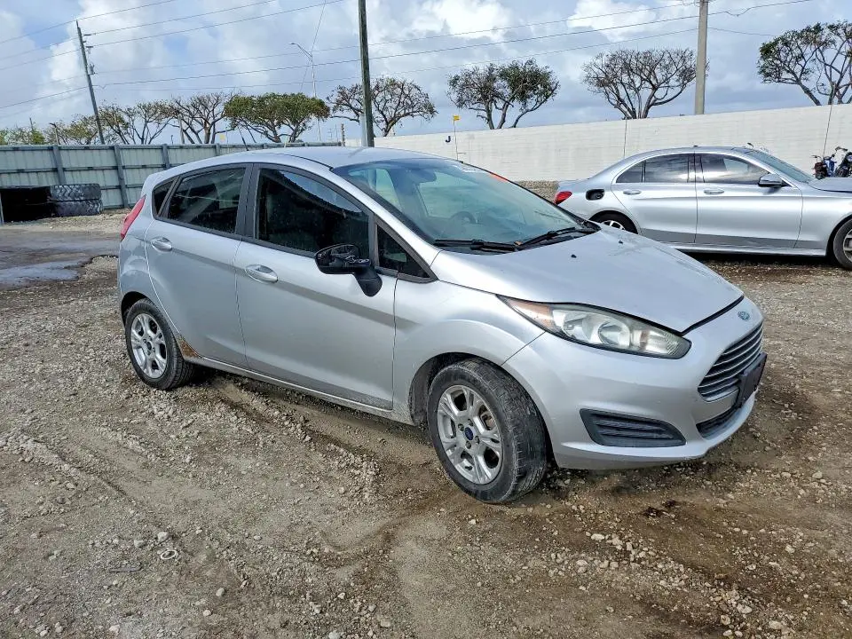 2015 FORD FIESTA SE  