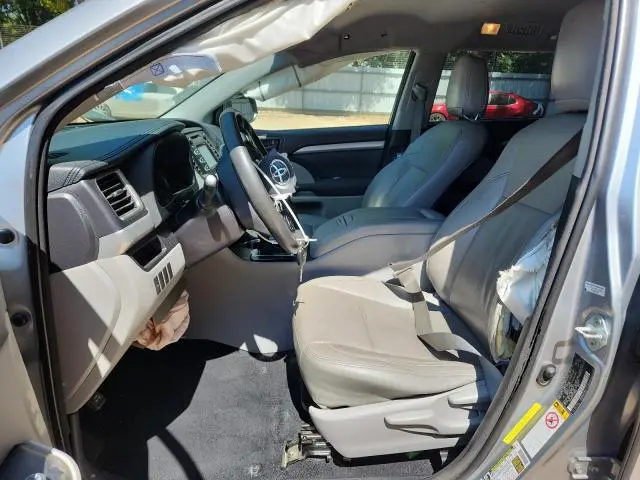 2015 TOYOTA HIGHLANDER LE  