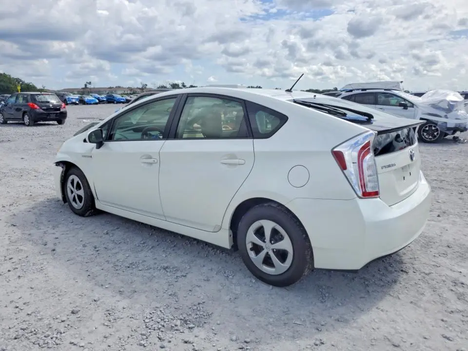 2013 TOYOTA PRIUS TWO  