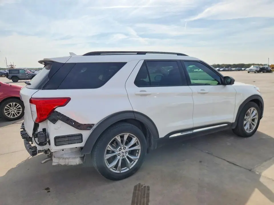 2021 FORD EXPLORER XLT  