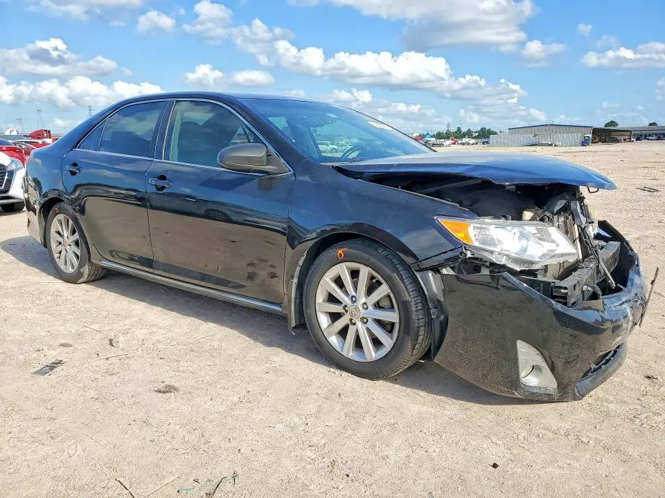 2013 TOYOTA CAMRY XLE V6  