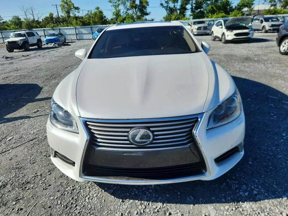 2016 LEXUS LS 460  