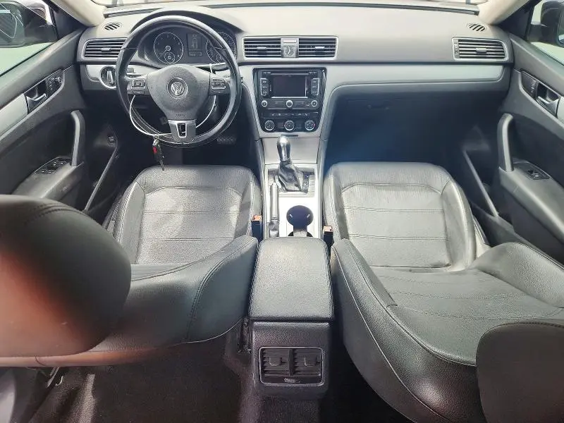 2013 VOLKSWAGEN PASSAT SE  