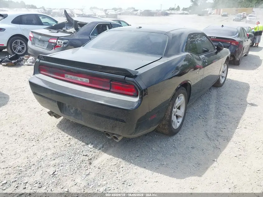 2014 DODGE CHALLENGER SXT